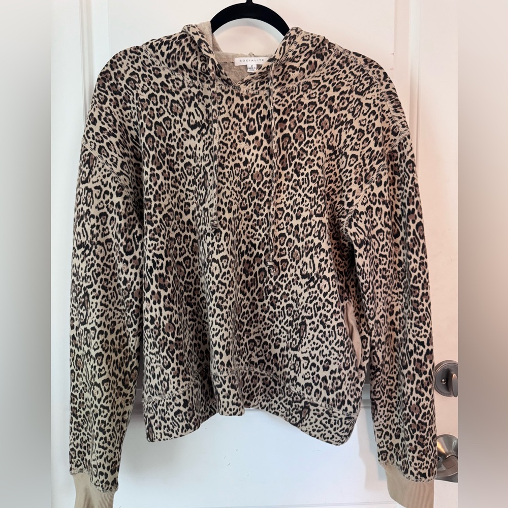 Socialite Cheetah Print Crop Hoodie w/ Pockets